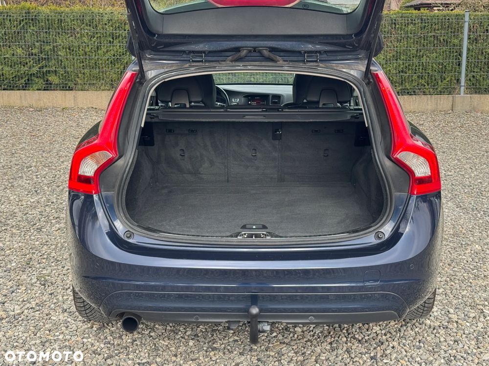Volvo V60 D2 Summum - 33
