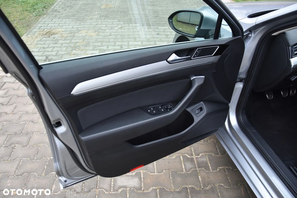 Volkswagen Passat - 27
