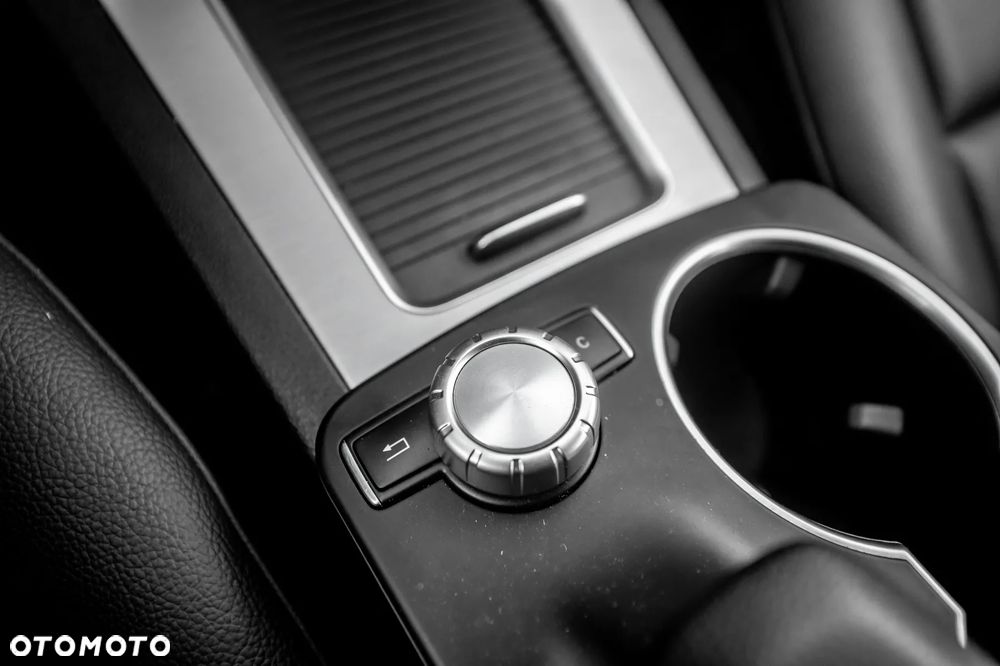 Mercedes-Benz GLK 250 4Matic 7G-TRONIC - 31