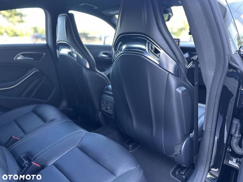 Mercedes-Benz CLA 45 AMG 4Matic 7G-DCT - 20