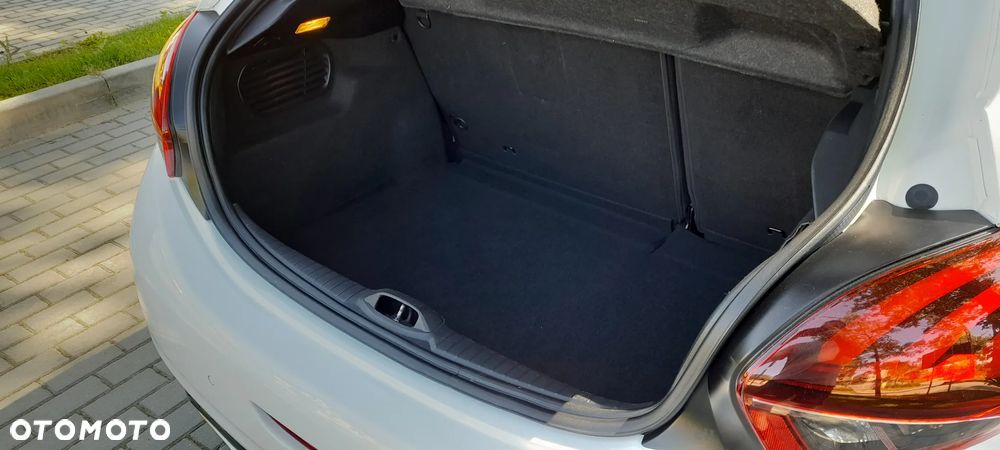 Peugeot 208 1.6 e-THP GTi S&S - 11