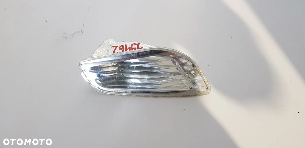 Piaggio Vespa LX Kierunkowskaz Kierunek Migacz Lewy Tył Tylny - 2