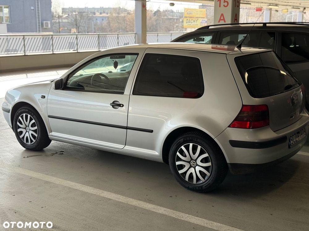 Toyota Avensis 1.8 Sol - 3