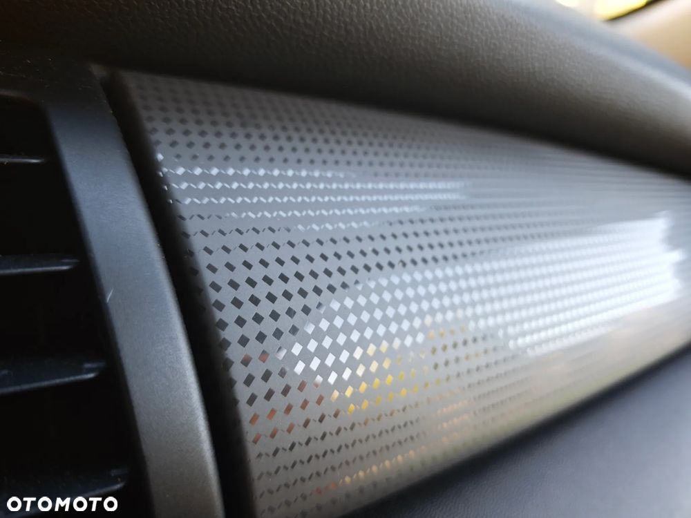 MINI Cooper Essential Trim - 19