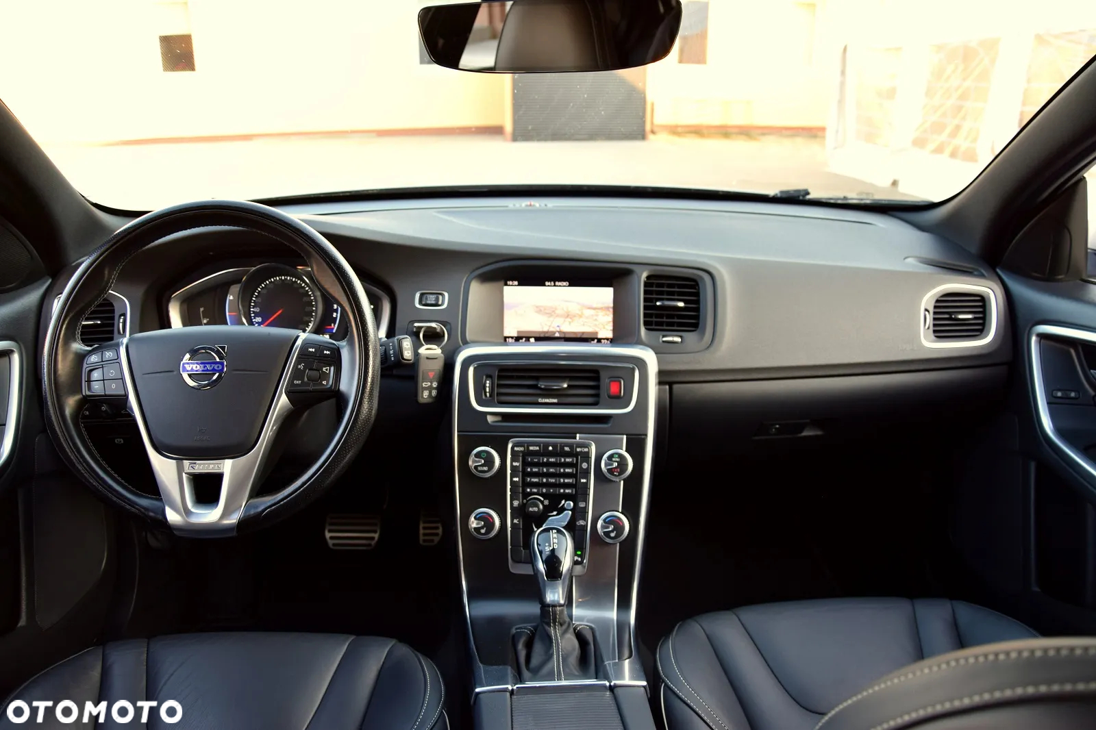 Volvo V60 D5 AWD R-Design Summum - 25