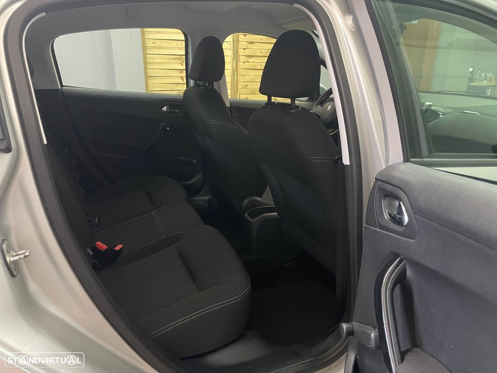 Peugeot 208 PureTech 82 Active - 15