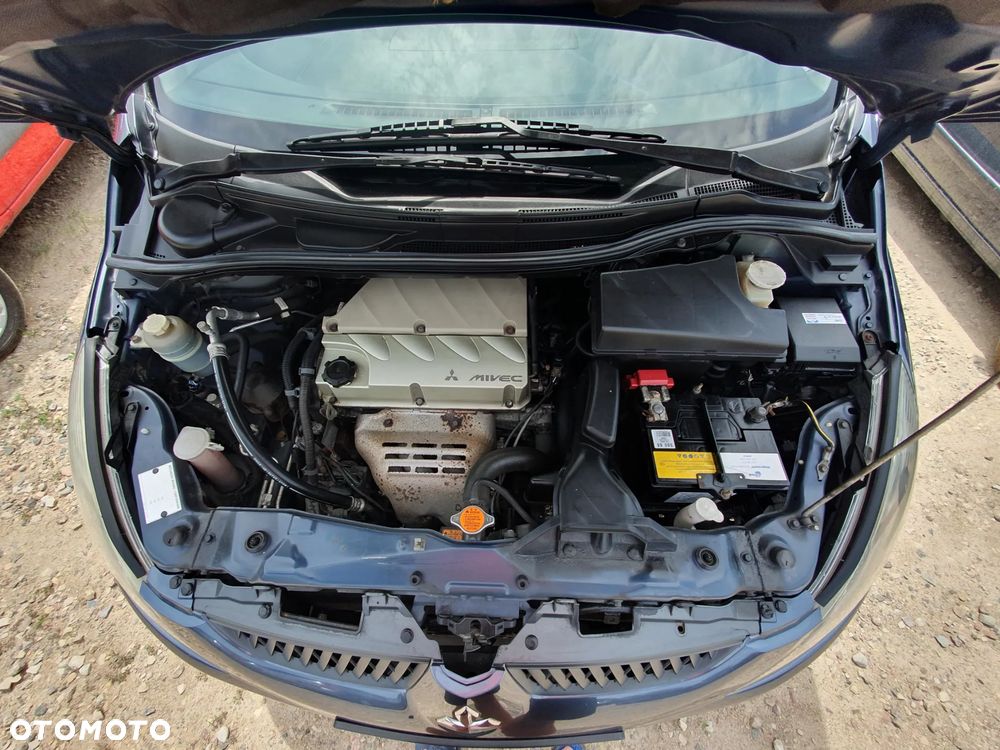 Mitsubishi Grandis 2.4 Motion - 33
