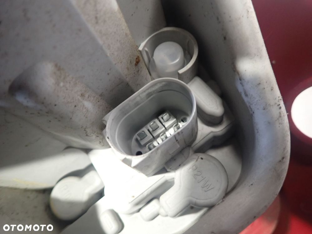 LAMPA PRAWA TYLNA SEAT IBIZA IV 1.4 - 4