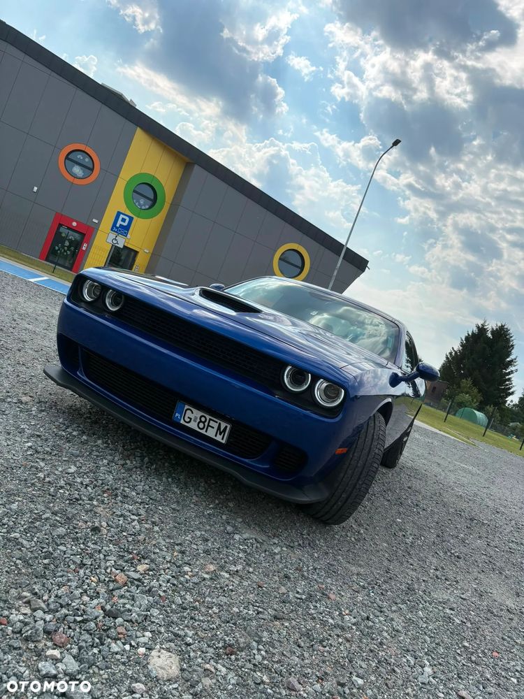 Dodge Challenger - 2