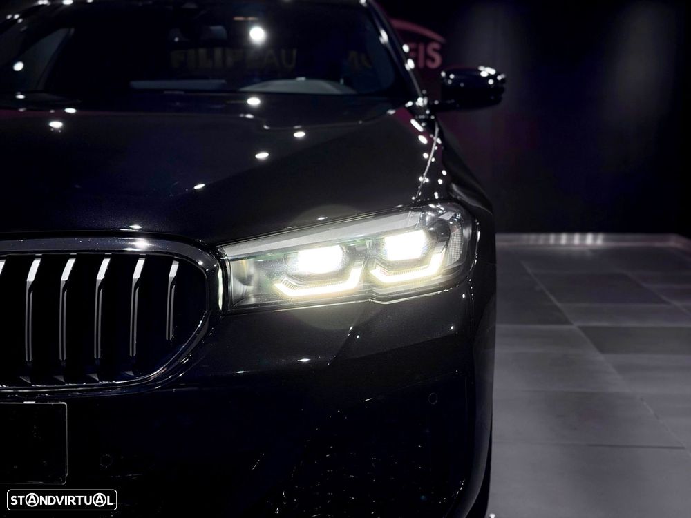 BMW 530 e Pack Desportivo M - 11