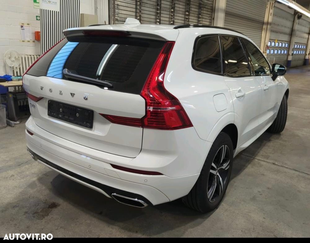 Volvo XC 60 T8 Twin Engine AWD R-Design - 2
