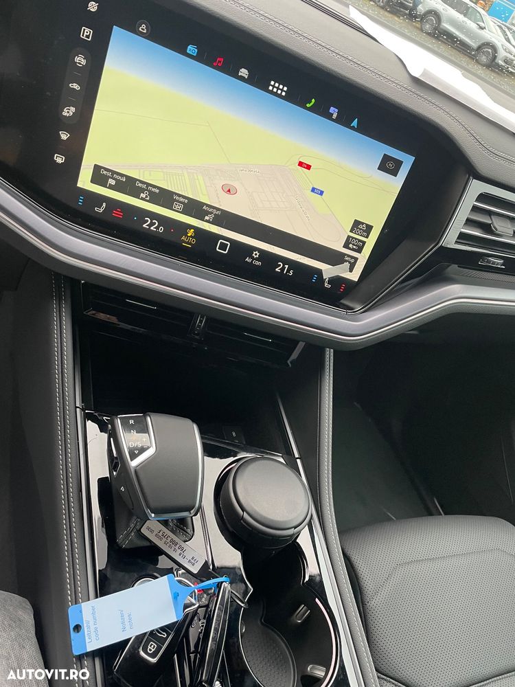 Volkswagen Touareg V6 TDI 4MOTION R-Line - 11