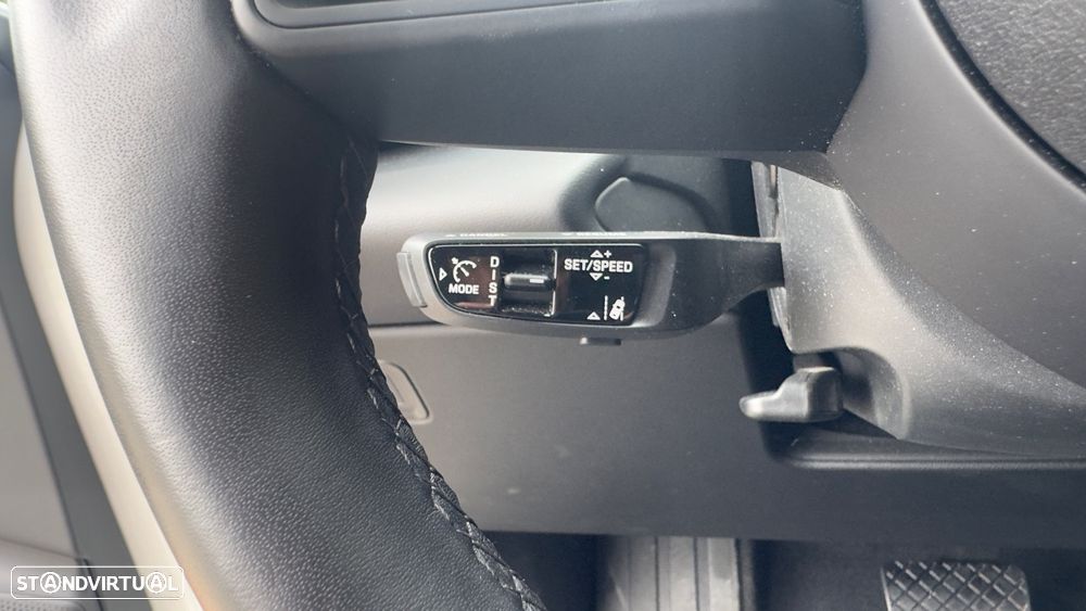 Porsche Macan Electric 4 - 13