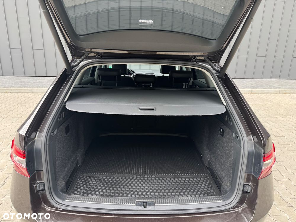 Skoda Superb 2.0 TDI Ambition DSG7 - 25