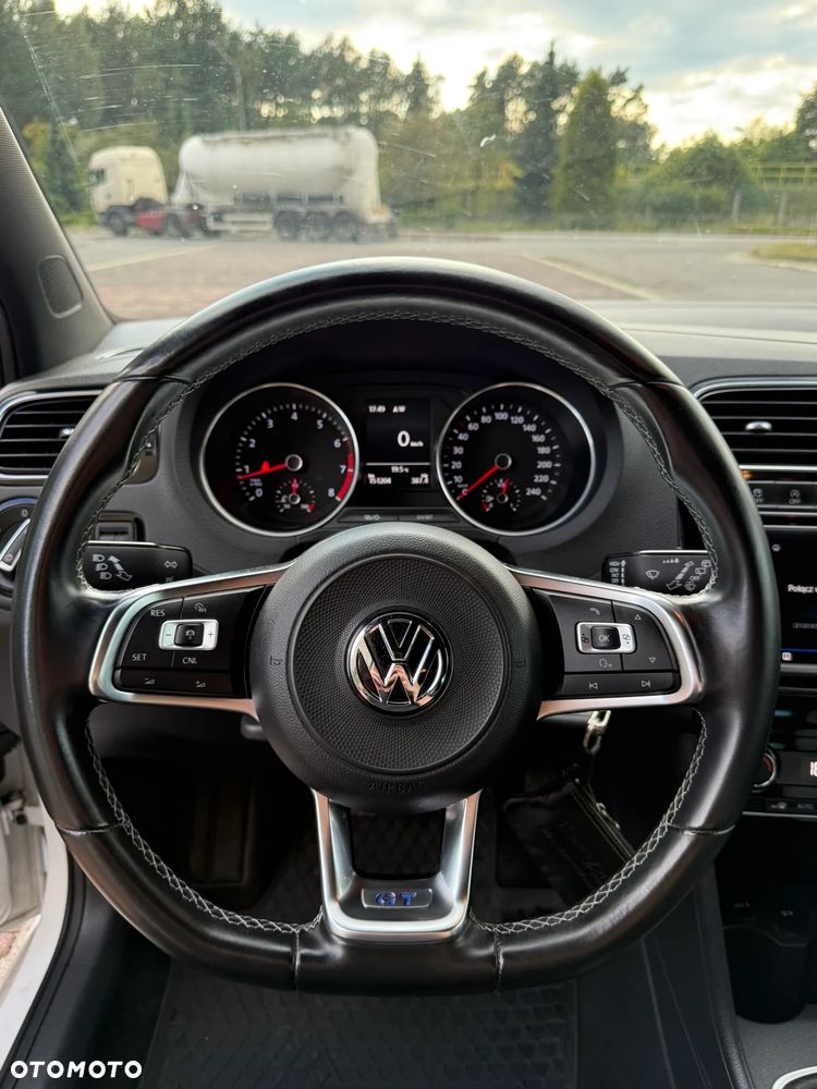Volkswagen Polo - 11
