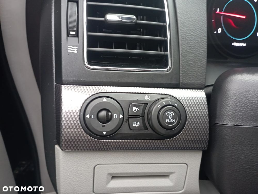 Chevrolet Captiva 2.2 d LTZ - 25