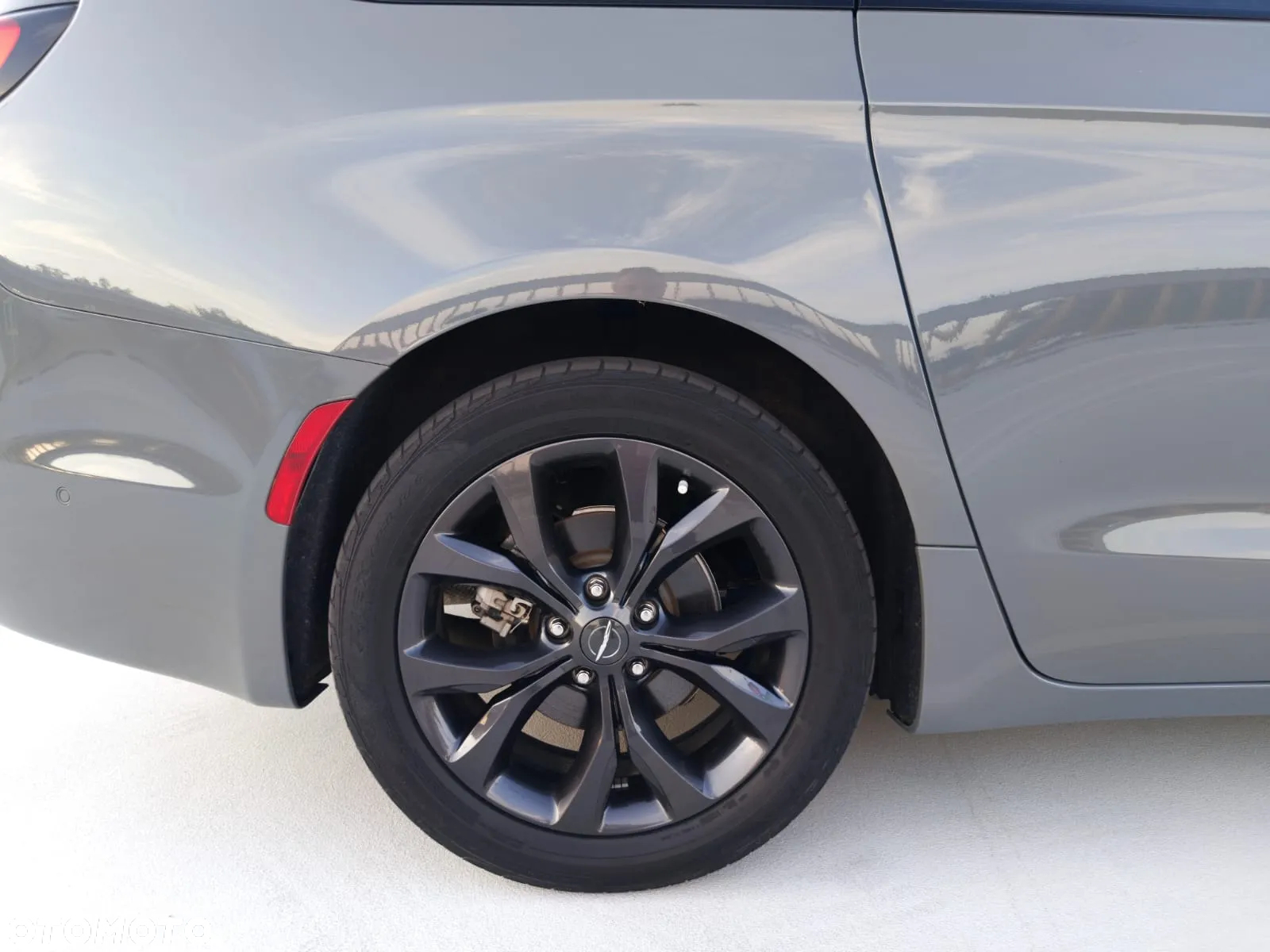 Chrysler Pacifica - 18
