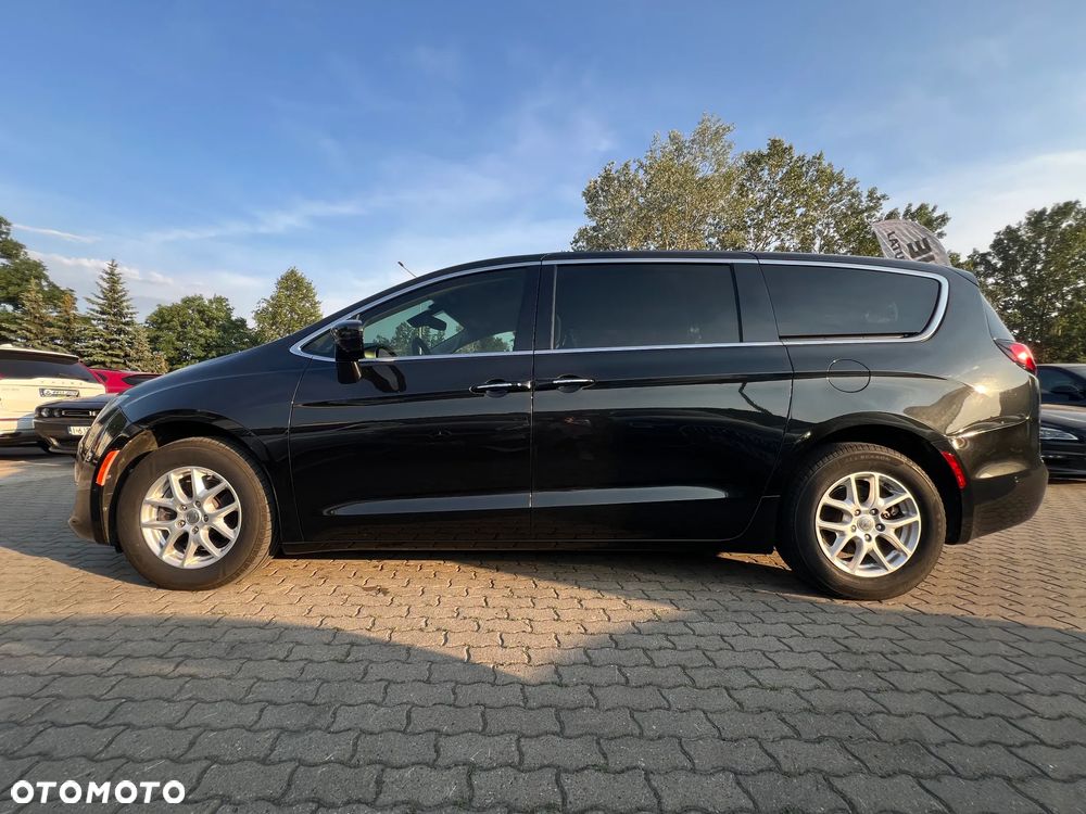 Chrysler Pacifica - 6