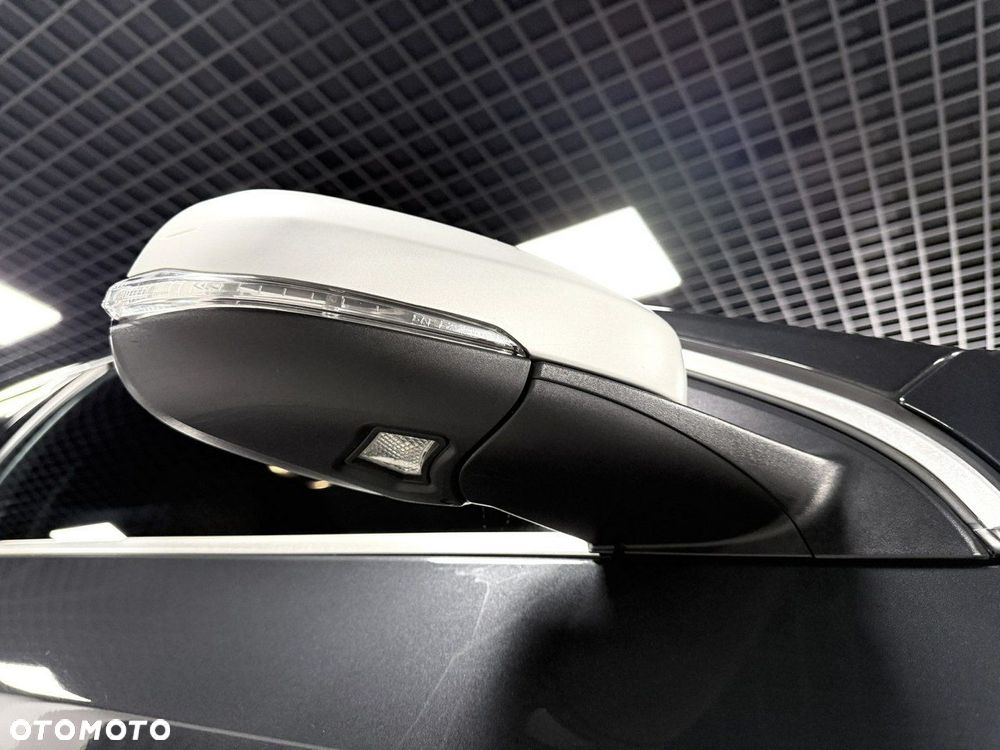 Volvo V60 D3 R-Design - 19