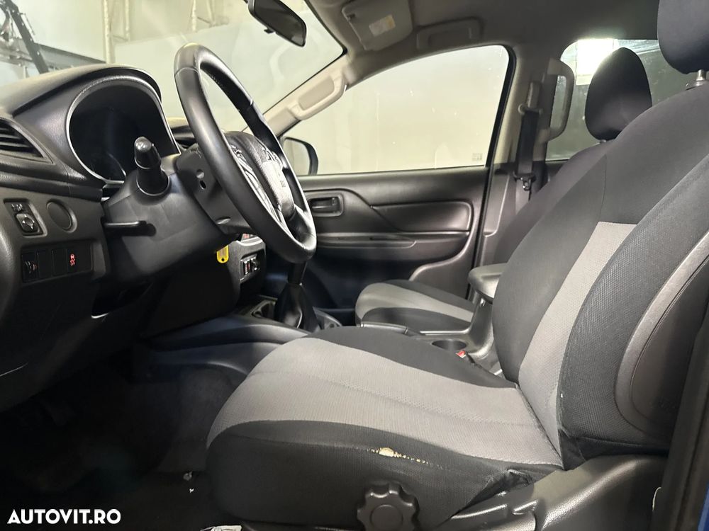 Mitsubishi L200 - 20