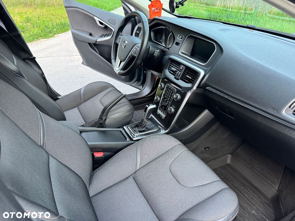 Volvo V40 D3 Momentum - 20