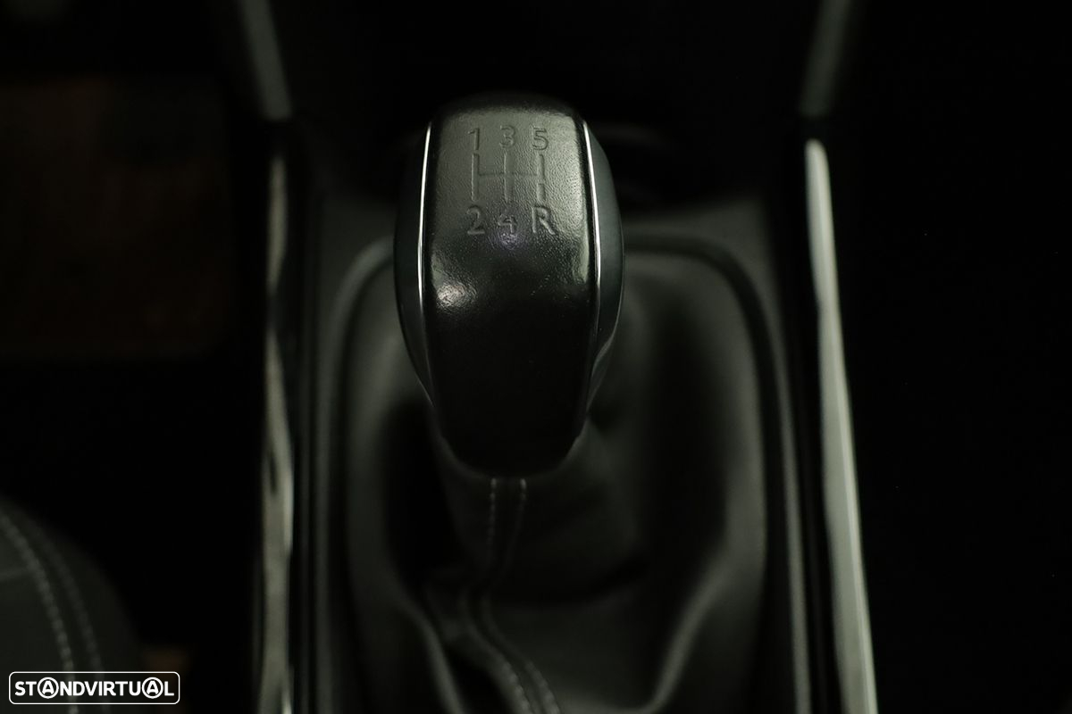 Peugeot 2008 1.2 PureTech Allure - 12