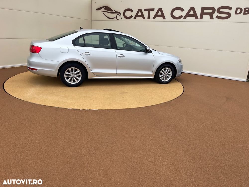 Volkswagen Jetta 1.6 TDI Blue Motion Technology Life - 18