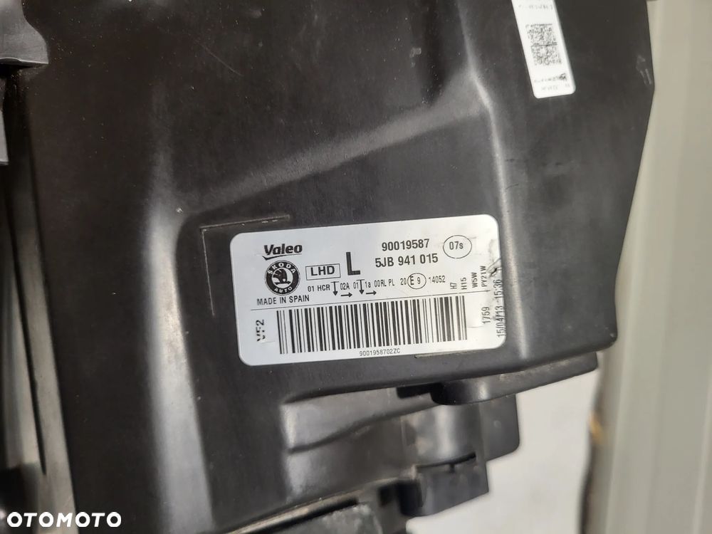 Skoda Rapid LIFT KOMPLET LAMP ZWYKŁYCH 5JB941015/5JB941016 - 8