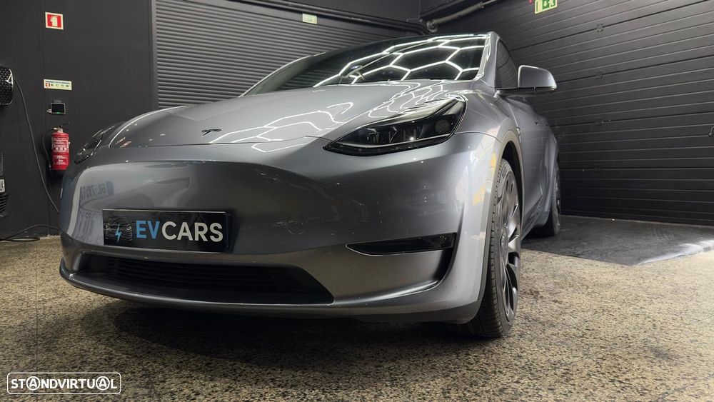 Tesla Model Y Performance Dual Motor AWD - 13