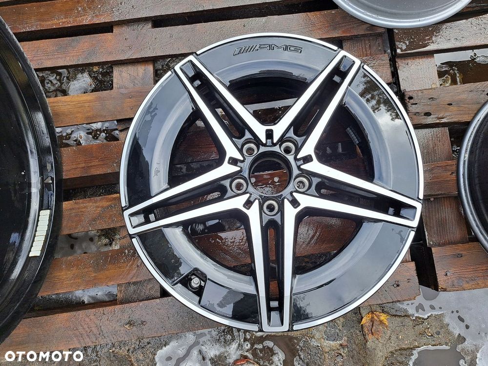 Oryg. Mercedes EQA EQB 243 A243 W243 A2434011700 7.5j 18 AMG et53.5 4897 - 1