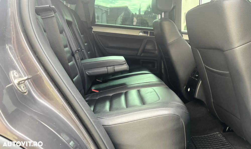 Volkswagen Touareg - 11