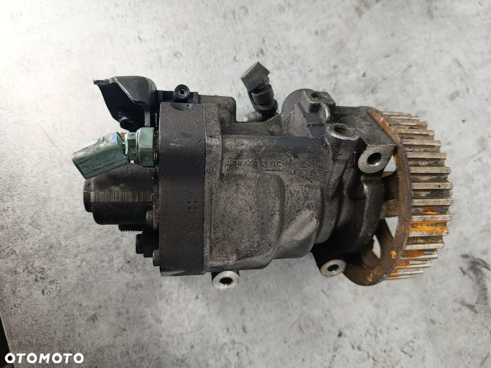 POMPA WTRYSKOWA RENAULT CLIO III FL  8200057225  167009788R-A 28249552 - 2