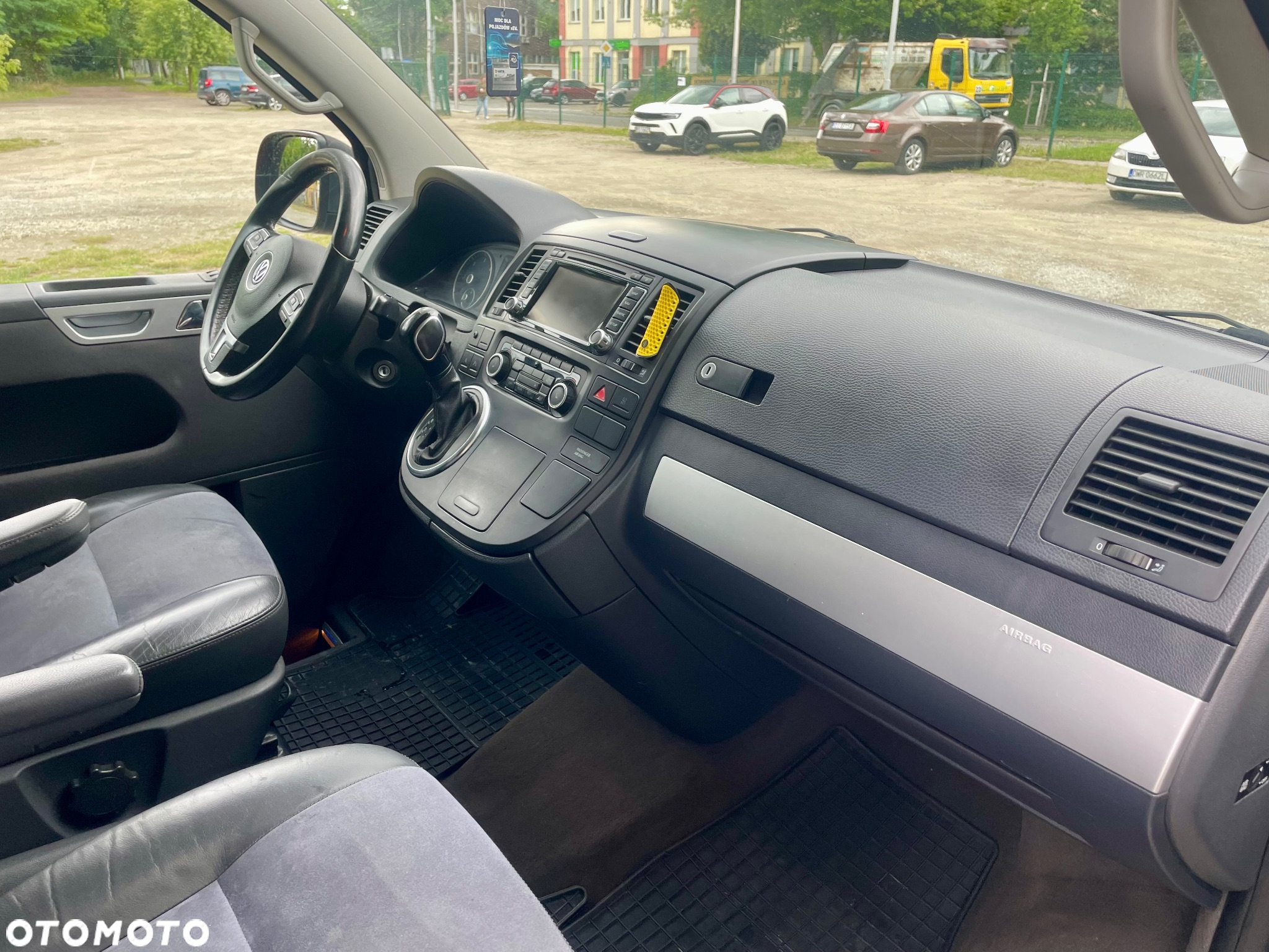 Volkswagen Multivan - 22