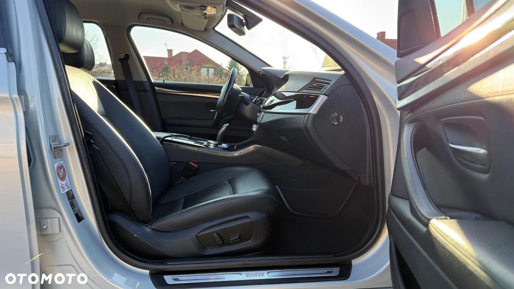 BMW Seria 5 525d Luxury Line - 15