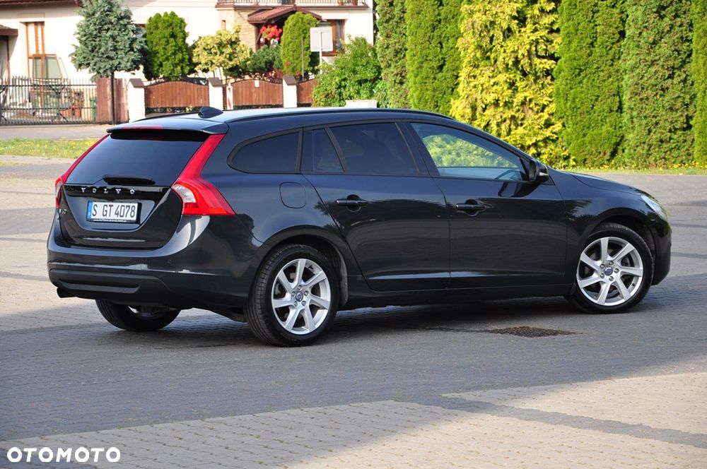 Volvo V60 D3 Momentum - 16