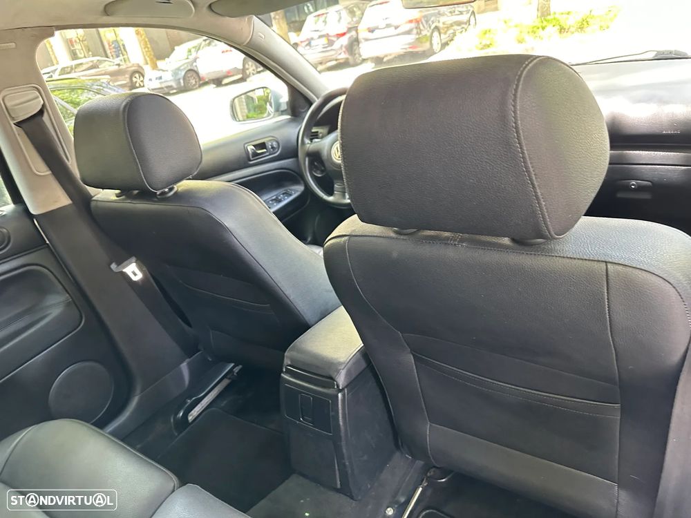 VW Passat Variant 1.9 TDi Confl Top EC - 24
