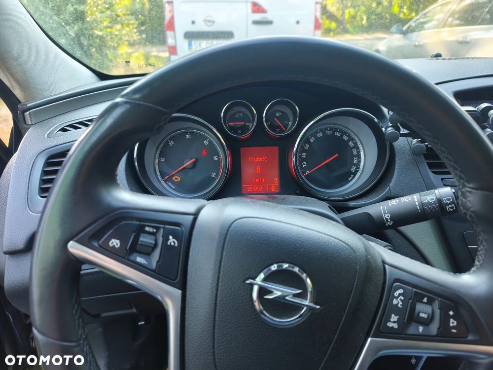 Opel Insignia 2.0 CDTI - 10