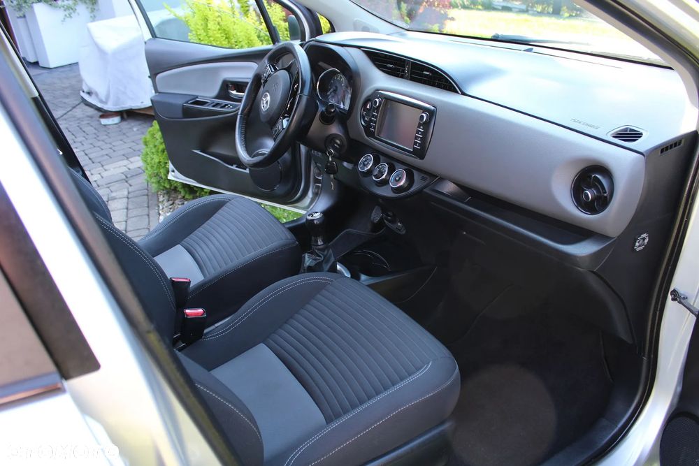 Toyota Yaris 1.0 VVT-i Comfort mit Design-Paket - 13