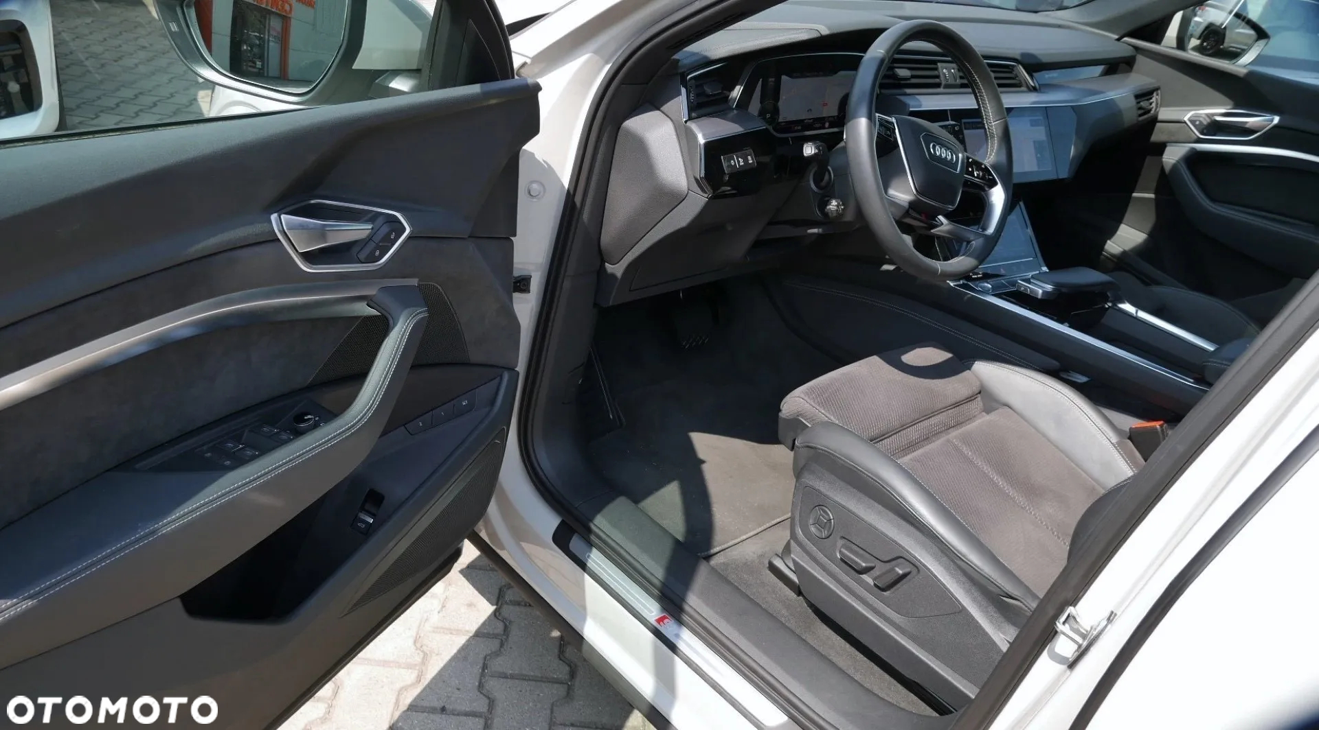 Audi e-tron 50 quattro S line - 14