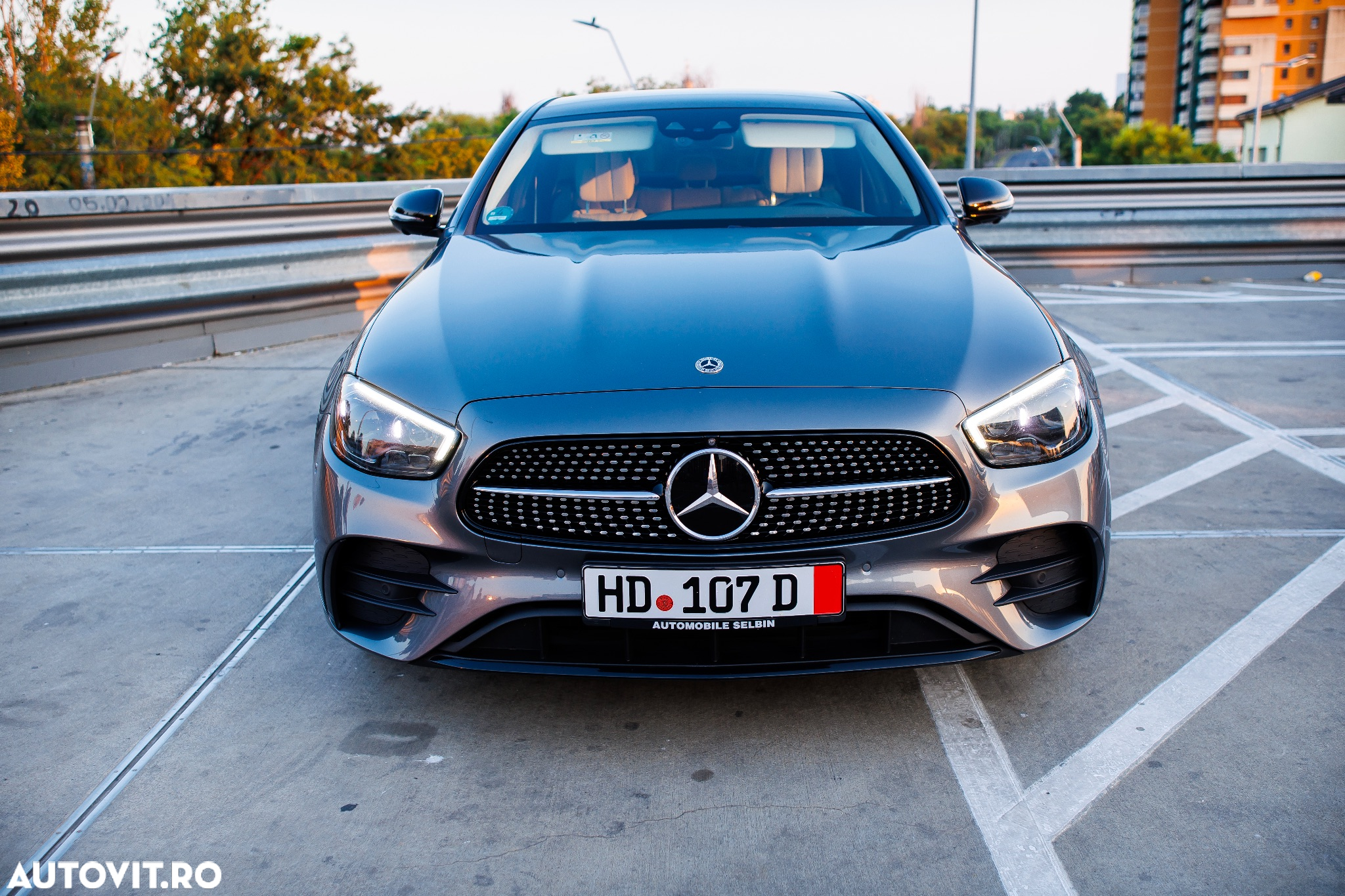Mercedes-Benz E 300 de 4Matic 9G-TRONIC AMG Line - 3
