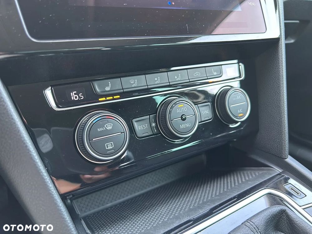 Volkswagen Passat 1.5 TSI EVO Business DSG - 27