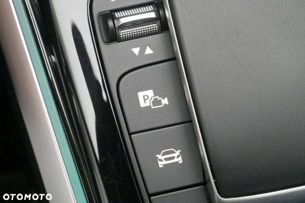 Mercedes-Benz GLB - 21