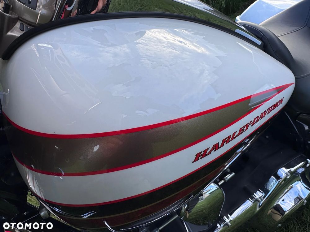 Harley-Davidson Touring Street Glide - 12