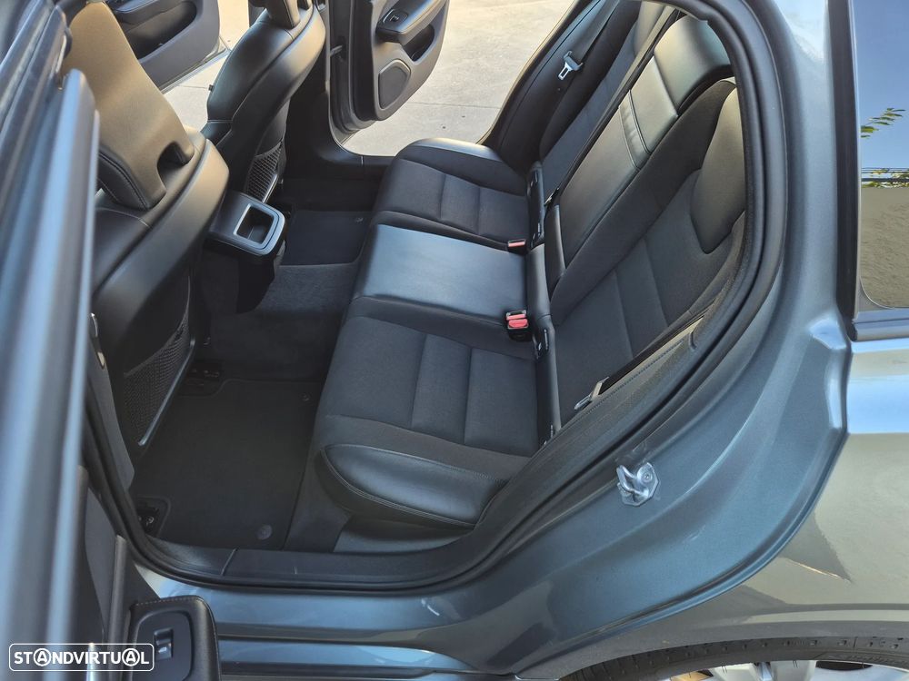 Volvo V60 2.0 D3 Momentum Plus - 50