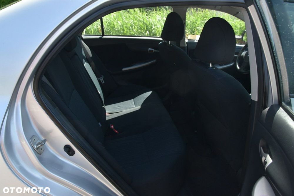 Toyota Corolla - 8