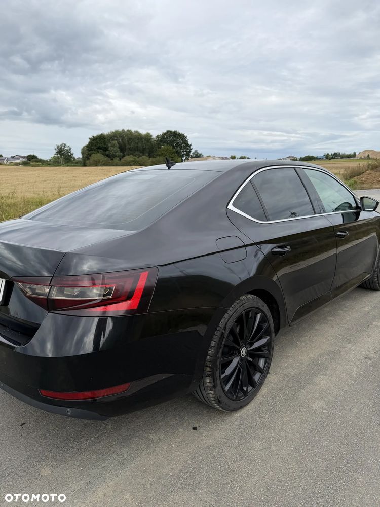 Skoda Superb 2016 photo 5