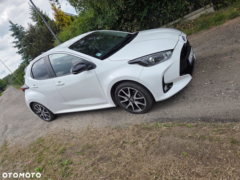 Toyota Yaris 116 1.5 VVT-i Black&White - 3