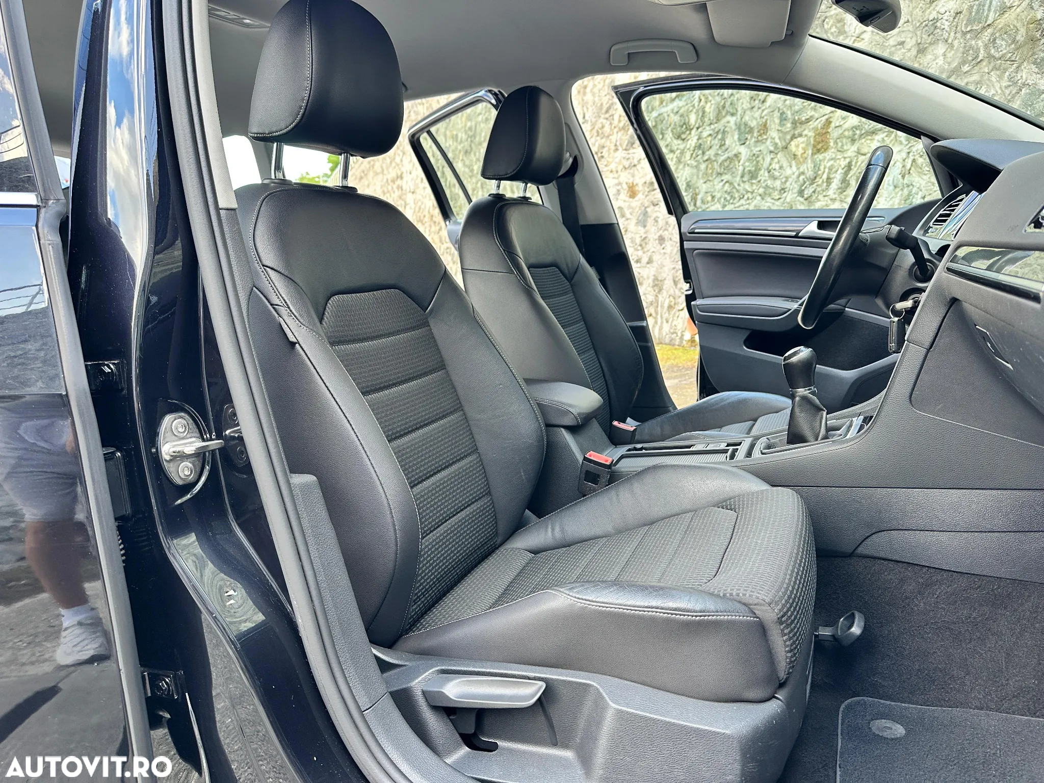 Volkswagen Golf 2.0 BlueTDI Highline - 17