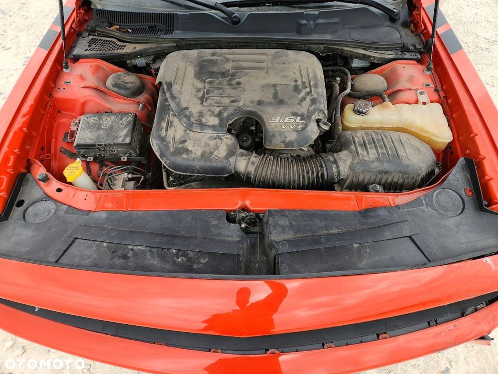 Dodge Challenger 3.6 SXT Plus - 10