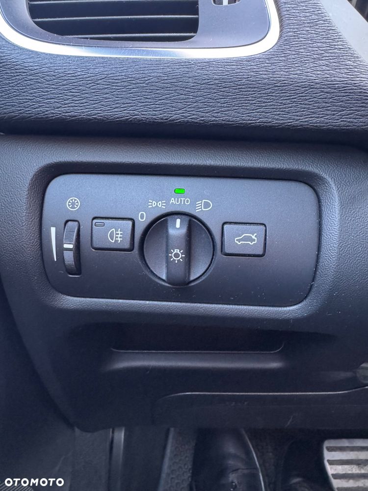 Volvo V40 D3 Geartronic Momentum - 12